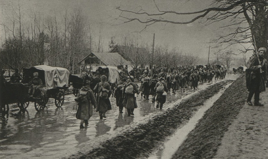 Příslušníci České družiny překračují předválečné rakousko-uherské hranice u Brodů 27. října 1914